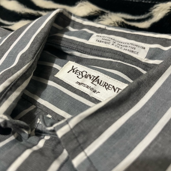🔥 Yves Saint Laurent Medium Long Sleeve Shirt 👕 - Picture 2 of 3